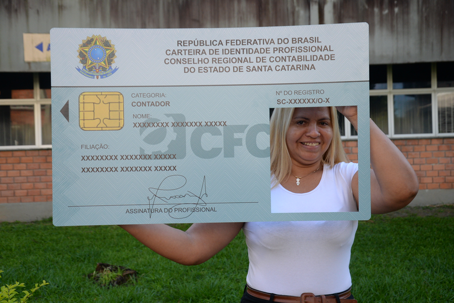 maior_-V_6ac-09n1-zKuJMvAlLpyS81LTGLTm.bmp